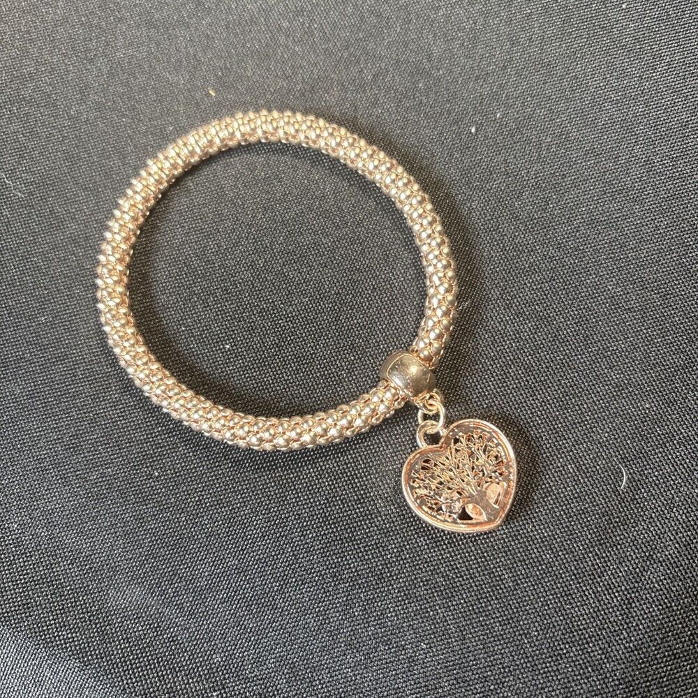 Rose gold bracelet stretch with heart pendant
